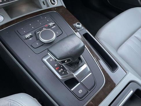 Used 2019 Audi Q5 2.0T Premium image 29
