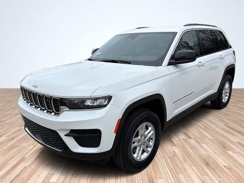 New 2025 Jeep Grand Cherokee Laredo w/ Luxury Tech Group I image 2