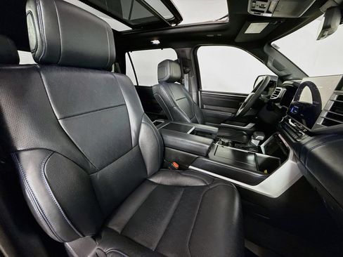 Certified 2025 Toyota Sequoia Platinum AWD/4WD image 32