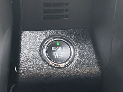 Used 2020 Ford Expedition Limited image 24