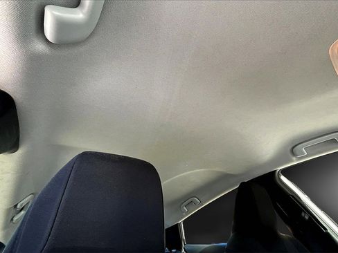 Used 2022 Toyota Prius L Eco image 27