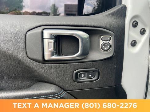Used 2022 Jeep Wrangler Unlimited Rubicon 4xe w/ Cold Weather Group AWD/4WD image 13