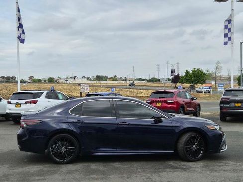 Used 2021 Toyota Camry XSE image 3