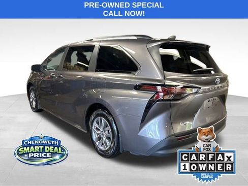 Used 2023 Toyota Sienna XLE image 3