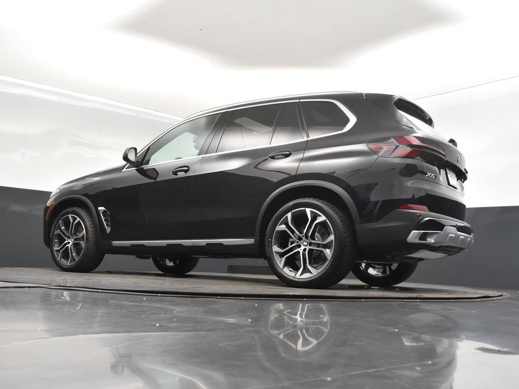 Certified 2026 BMW X5 sDrive40i w/ Parking Assistance Package RWD image 40