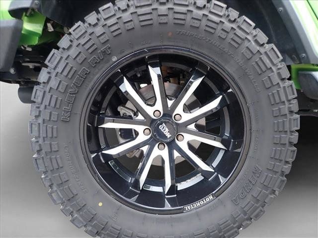 Used 2018 Jeep Wrangler Unlimited Sahara w/ Cold Weather Group AWD/4WD image 7