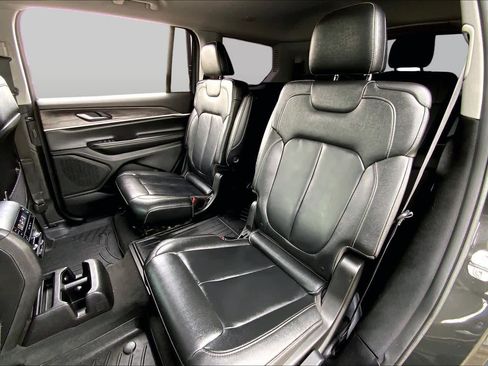 Used 2023 Jeep Grand Cherokee L Limited w/ Black Appearance Package RWD image 20
