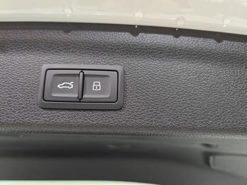 Certified 2025 Audi Q3 2.0T Premium Plus w/ Premium Plus Package image 16