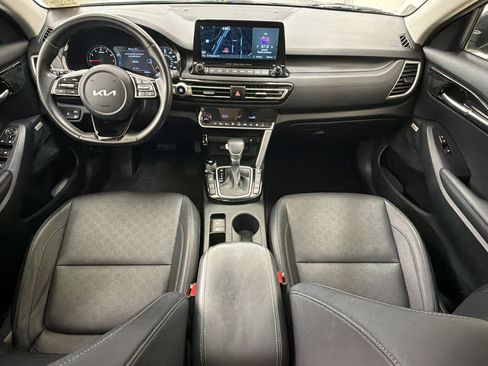 Used 2022 Kia Seltos SX w/ Sunroof Package AWD/4WD image 16