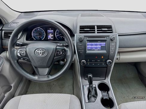 Used 2016 Toyota Camry LE FWD image 14