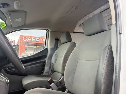 Used 2014 Nissan NV200 SV w/ Technology Package FWD image 9