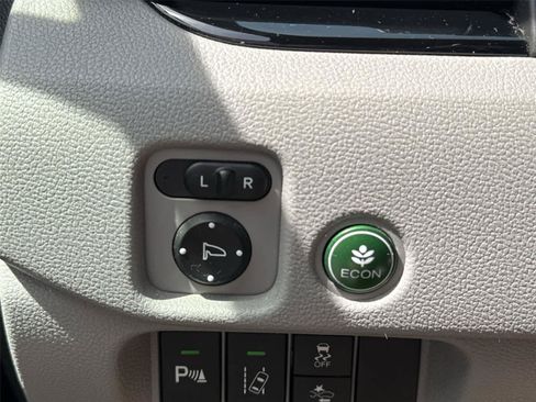 Used 2018 Honda Pilot Touring image 23