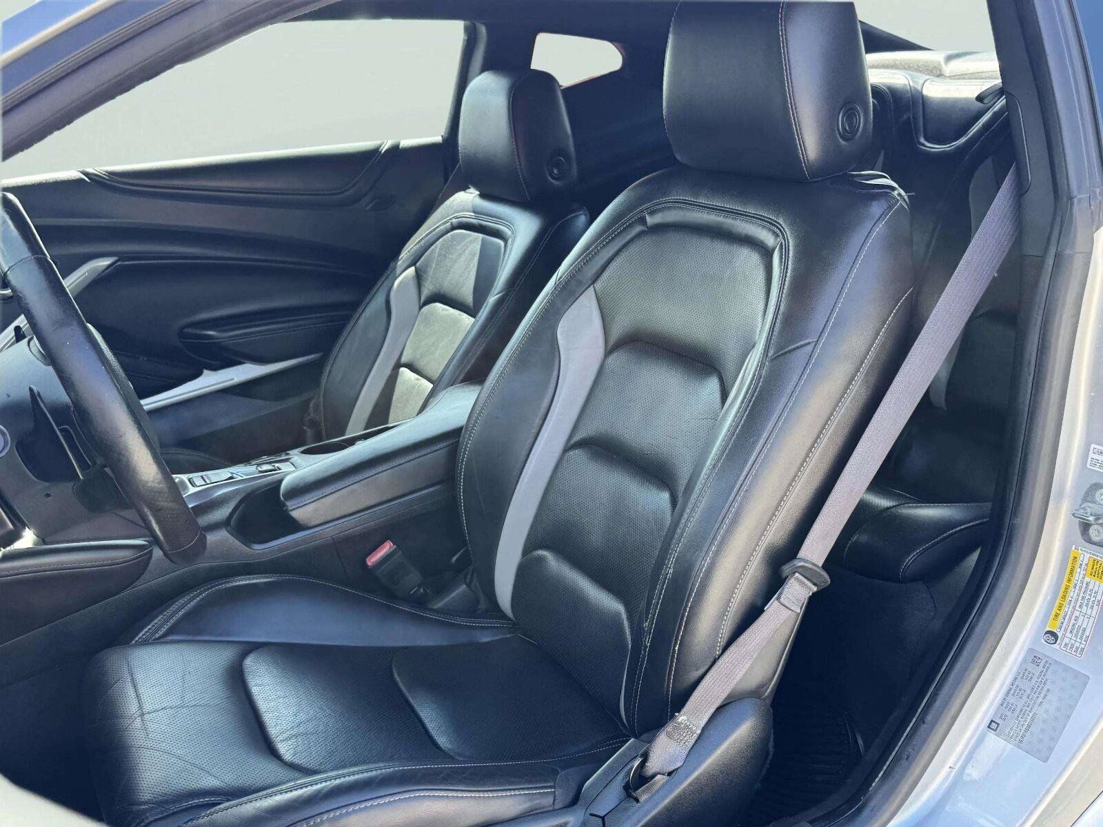 Used 2016 Chevrolet Camaro LT RWD image 19
