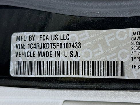 Used 2023 Jeep Grand Cherokee L Overland w/ Luxury Tech Group IV AWD/4WD image 37