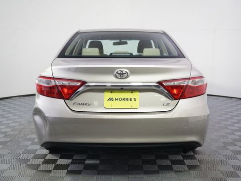 Used 2016 Toyota Camry LE FWD image 3