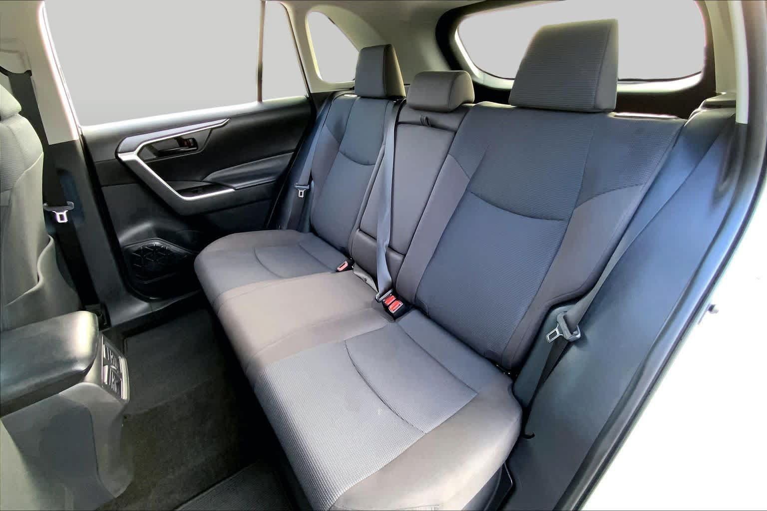 Used 2025 Toyota RAV4 LE AWD/4WD image 20