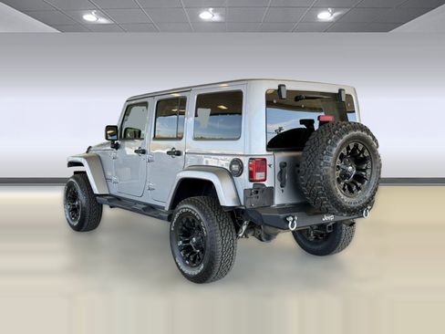 Used 2014 Jeep Wrangler Unlimited Sahara w/ Connectivity Group image 3