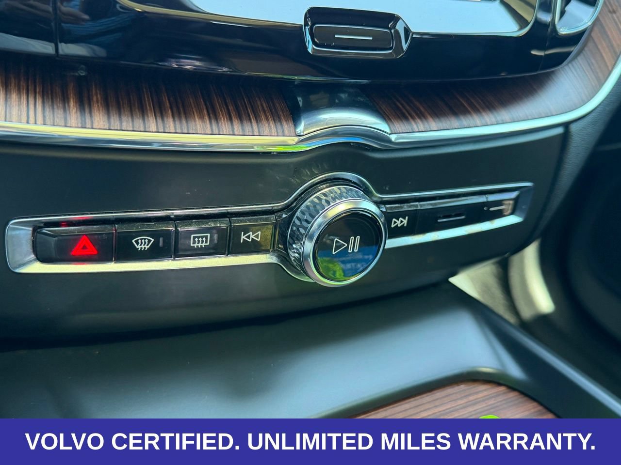 Certified 2024 Volvo XC60 T8 Ultimate w/ Protection Package Premier AWD/4WD image 23