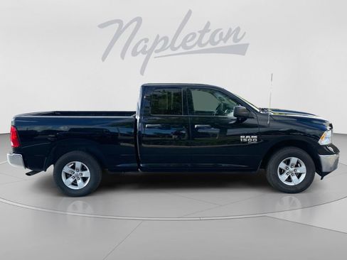 Used 2024 RAM 1500 Classic SLT AWD/4WD image 7