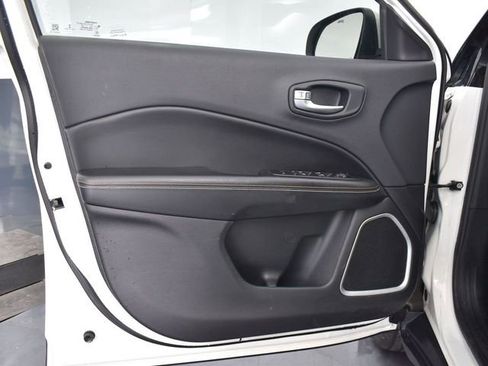 Used 2018 Jeep Compass Latitude w/ Cold Weather Group image 13