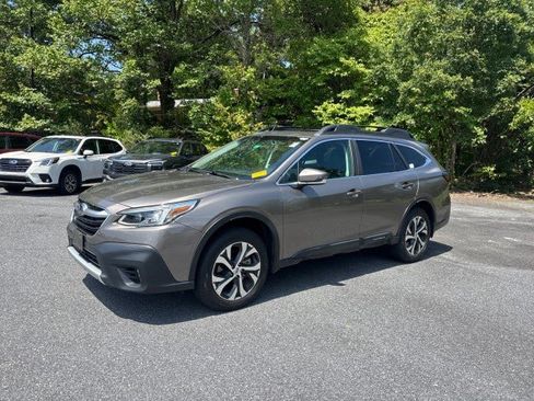 Used 2022 Subaru Outback Limited w/ Popular Package #2 AWD/4WD image 2