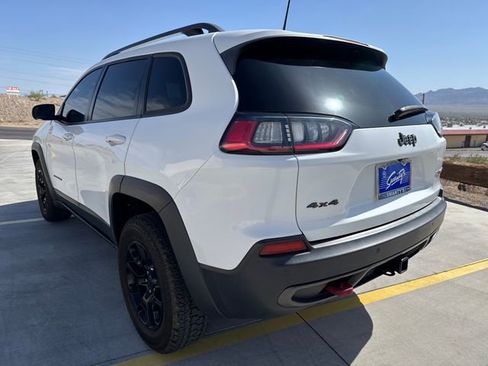 Used 2019 Jeep Cherokee Trailhawk AWD/4WD image 3