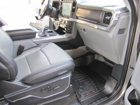 Used 2022 Ford F150 Lariat w/ FX4 Off-Road Package image 23