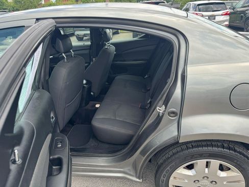 Used 2012 Dodge Avenger SE FWD image 11