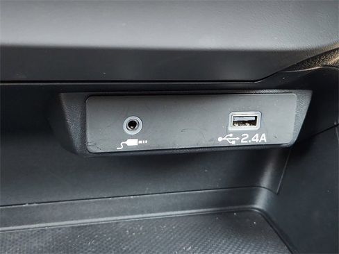 Used 2025 Subaru Crosstrek 2.0i image 19