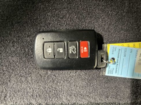 Used 2018 Toyota Highlander XLE FWD image 20