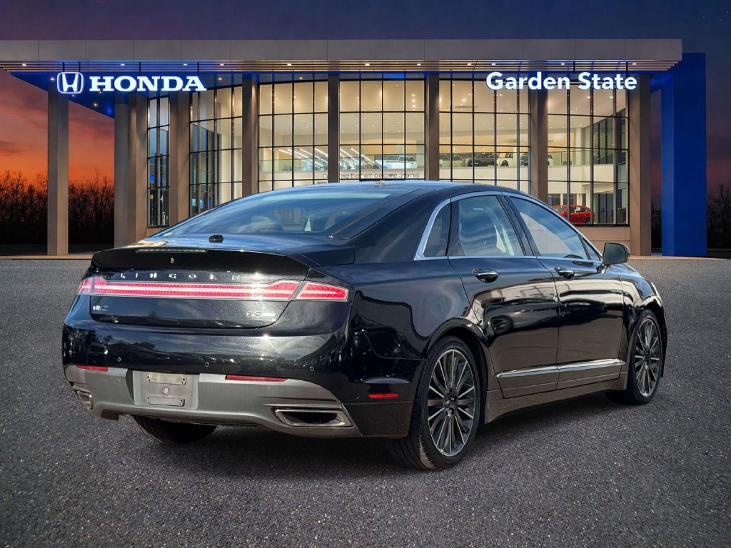 Used 2014 Lincoln MKZ FWD image 3