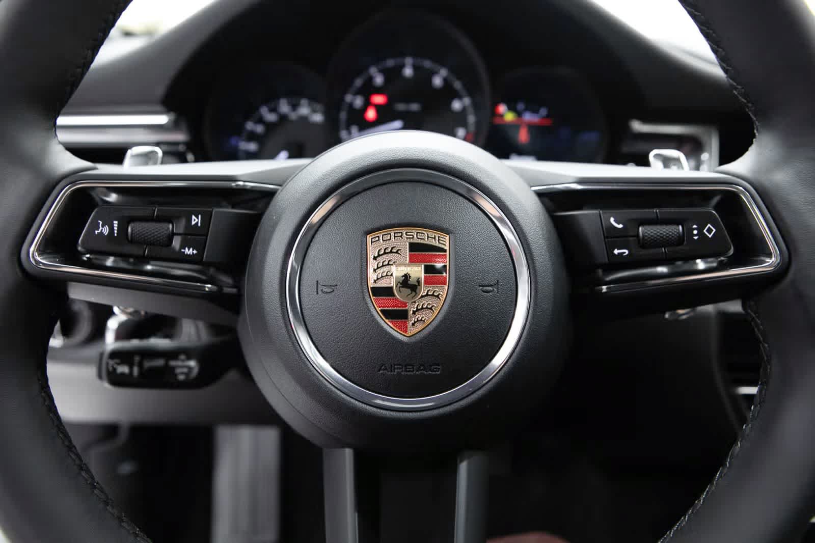 Certified 2026 Porsche Macan AWD/4WD image 14