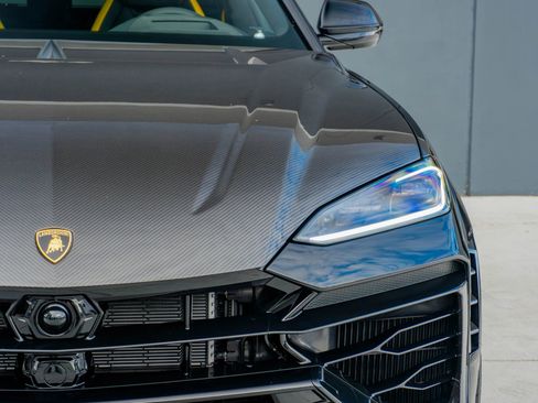 Used 2025 Lamborghini Urus SE image 29