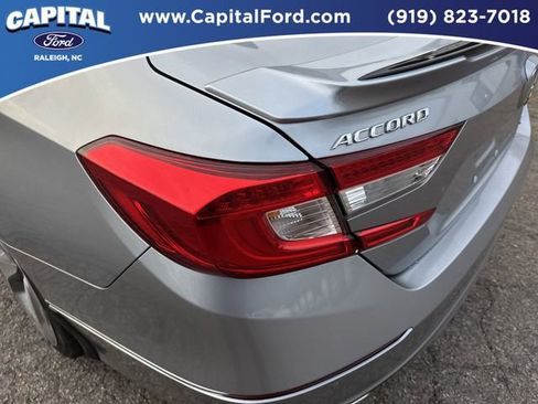 Used 2020 Honda Accord Touring image 15