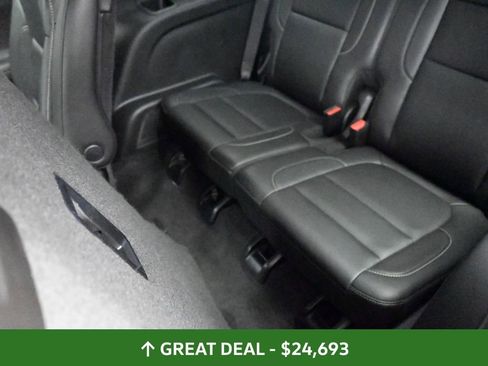 Used 2023 GMC Acadia SLT image 18