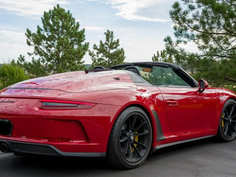 Used 2019 Porsche 911 Speedster RWD image 3