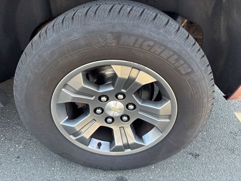 Used 2019 Chevrolet Tahoe LS AWD/4WD image 11
