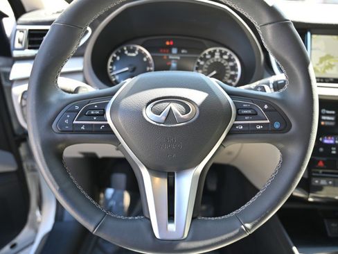 Used 2023 INFINITI QX50 Sensory image 31