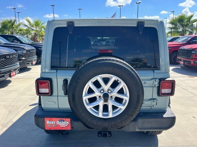 Used 2023 Jeep Wrangler Unlimited Sport w/ Sun And Sound Package AWD/4WD image 5