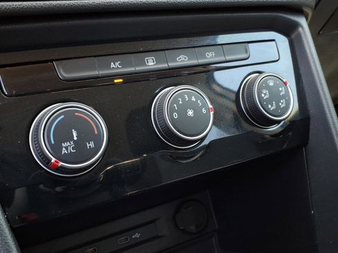 Certified 2025 Volkswagen Taos S FWD image 28