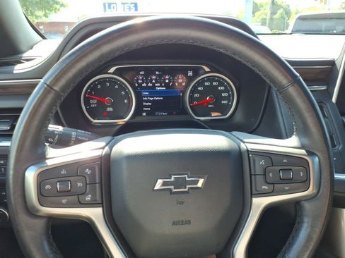 Used 2021 Chevrolet Tahoe Z71 w/ Luxury Package AWD/4WD image 22