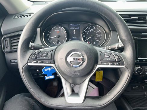 Used 2019 Nissan Rogue S FWD image 17