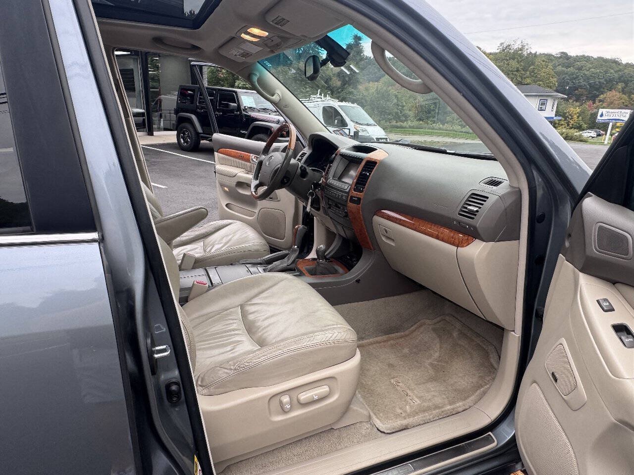 Used 2004 Lexus GX 470 AWD/4WD image 14