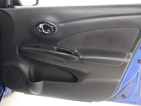 Used 2015 Nissan Versa SV FWD image 21