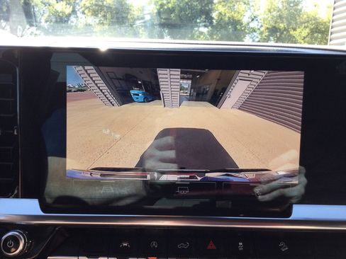 Used 2023 GMC Sierra 1500 SLT w/ SLT Premium Package image 11