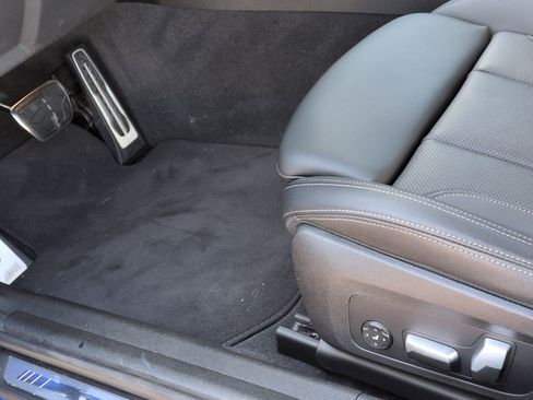 Used 2023 BMW 330i Sedan w/ M Sport Package RWD image 17