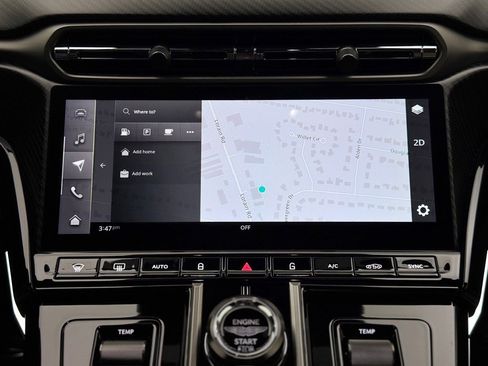 Used 2025 Aston Martin V8 Vantage Coupe image 23