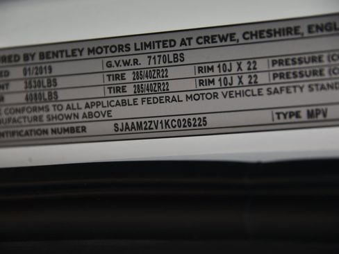 Used 2019 Bentley Bentayga image 21