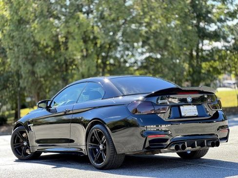 Used 2016 BMW M4 Convertible image 9
