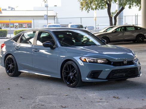 Used 2024 Honda Civic Sport image 3